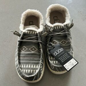 Hey Dude Boho Stripe Grey - Sherpa lined - NWT - Size 7